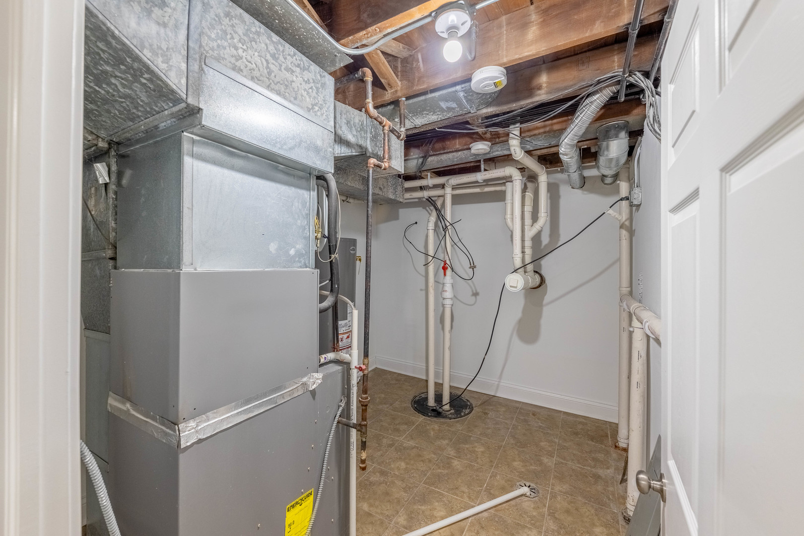 7914 South Troy Street Chicago, IL 60652 - Photo 32 of 35 a view of an empty room