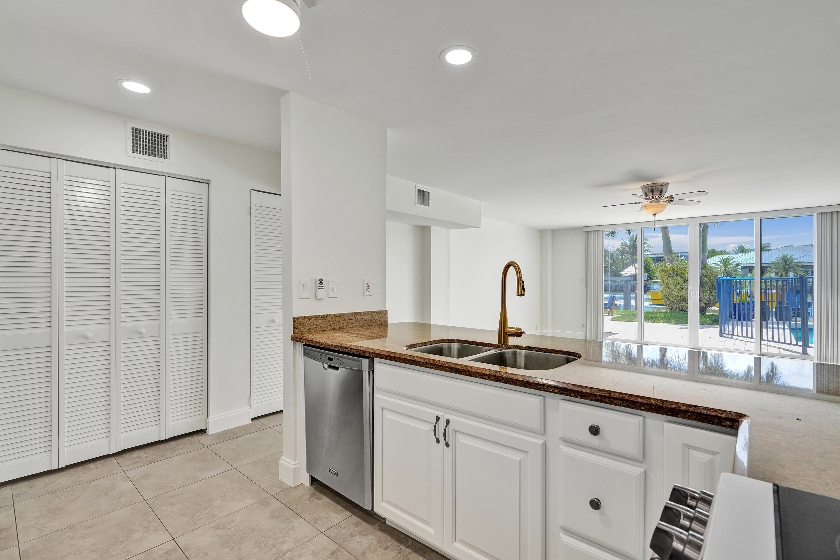 1717 North Riverside Drive, Unit 1 Pompano Beach, FL 33062 - Photo 15 of 40 DSC00261
