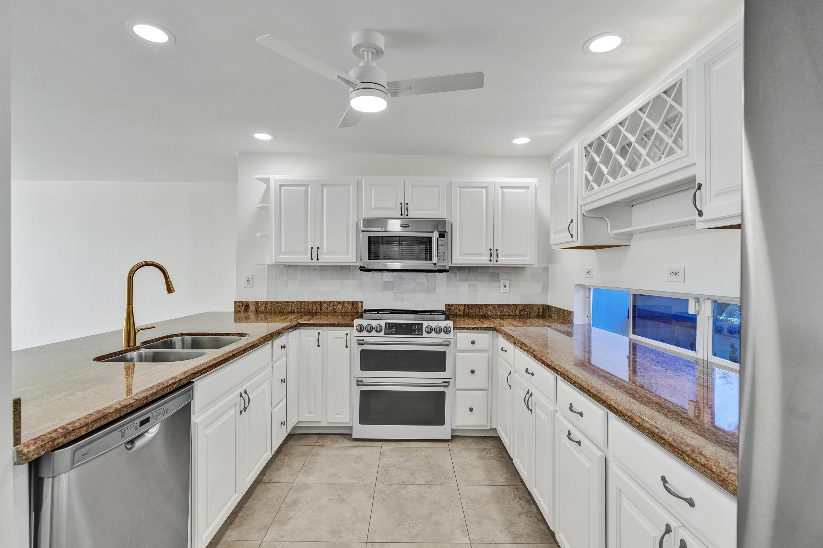 1717 North Riverside Drive, Unit 1 Pompano Beach, FL 33062 - Photo 18 of 40 DSC00258