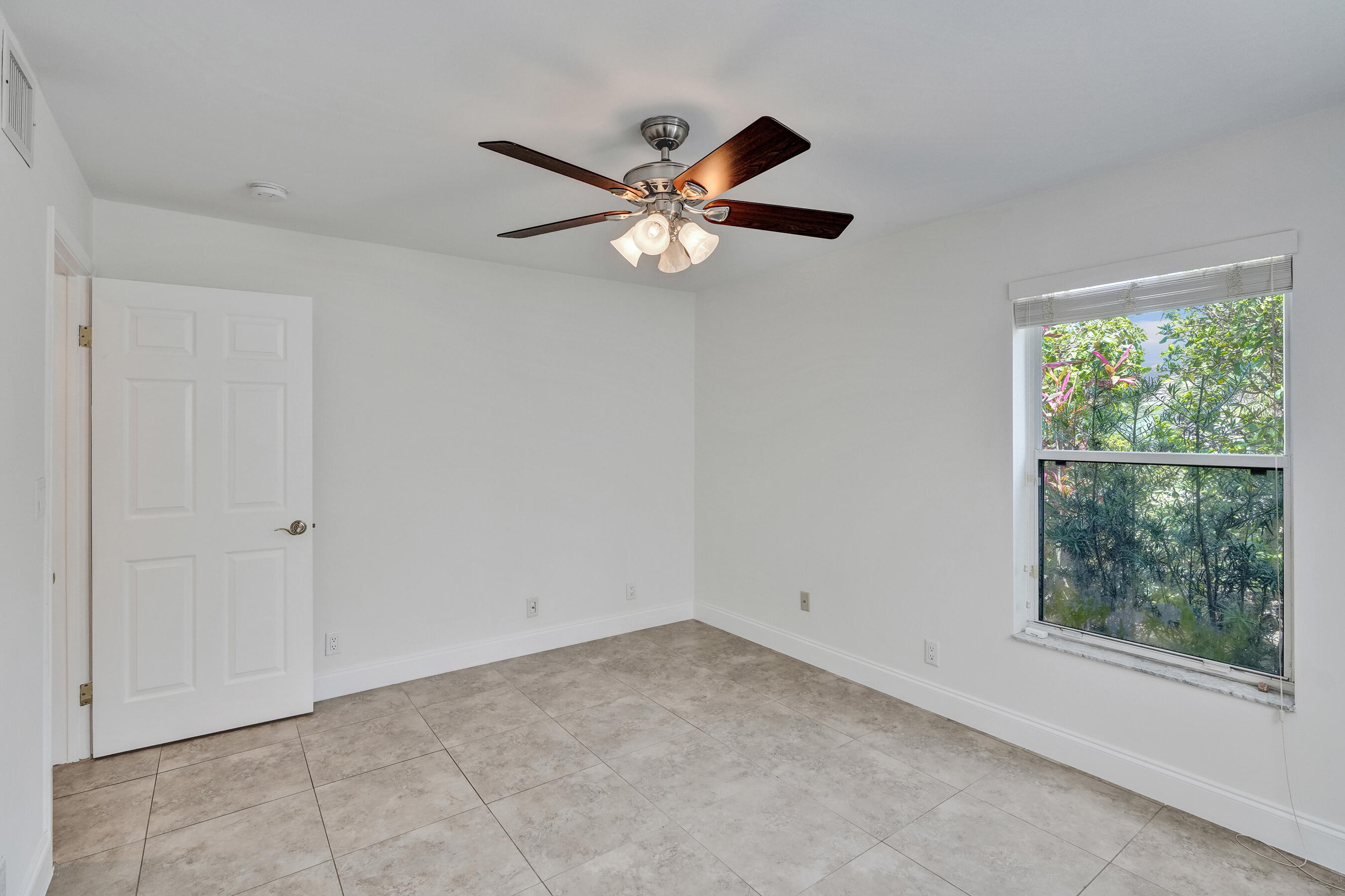 1717 North Riverside Drive, Unit 1 Pompano Beach, FL 33062 - Photo 28 of 40 DSC00321