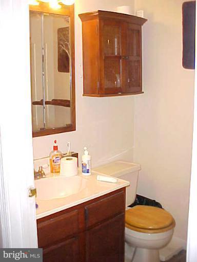 603 Deering Road, Unit 1B Pasadena, MD 21122 - Photo 4 of 14 Bath