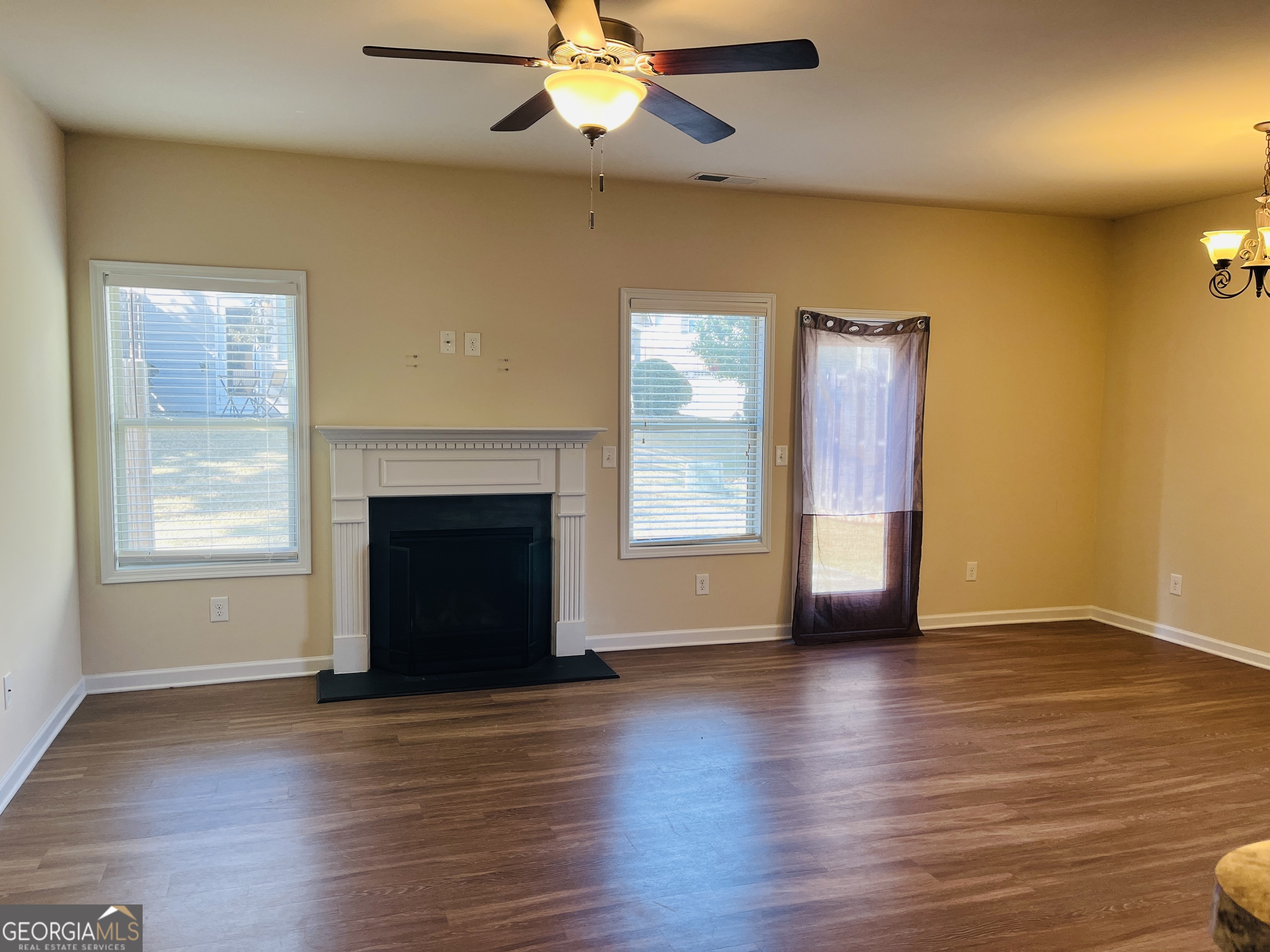 233 Bobbie Way Woodstock, GA 30189 - Photo 8 of 32