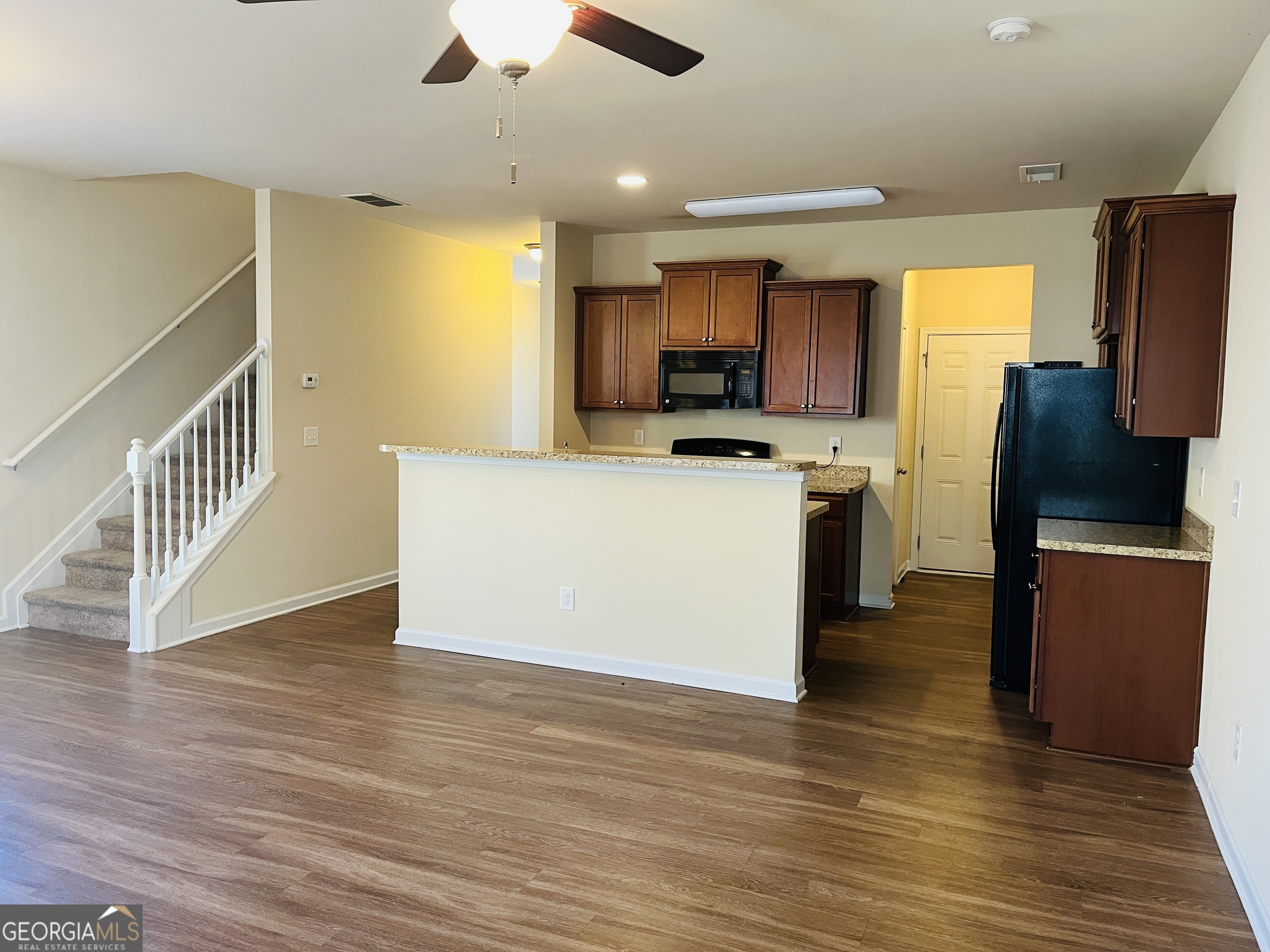 233 Bobbie Way Woodstock, GA 30189 - Photo 10 of 32