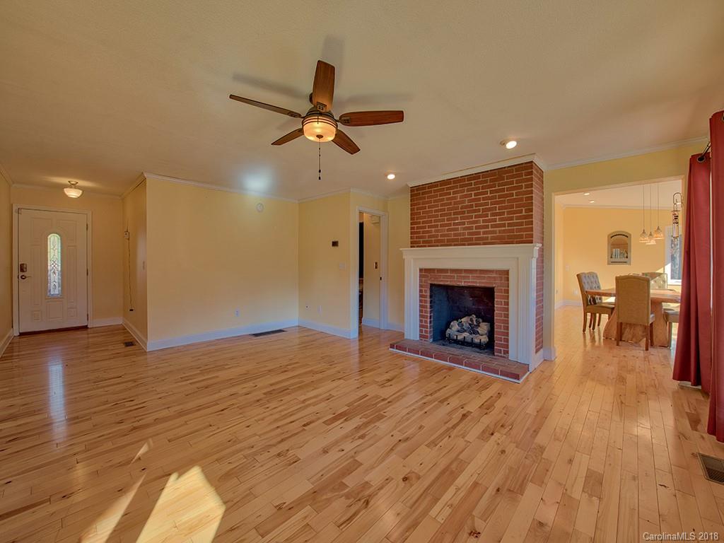 52 Auburn Road Waynesville, NC 28786 - Photo 4 of 25 Gallery Image 4