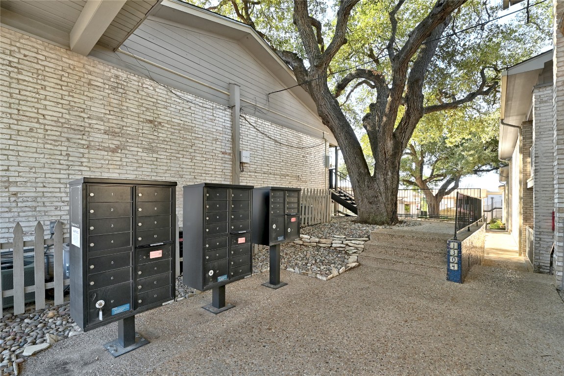 1304 Summit Street, Unit 102 Austin, TX 78741 - Photo 19 of 20