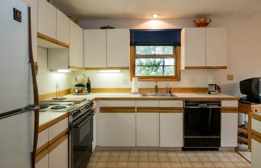 9 Richardson Road Burlington, MA 01803 - Photo 11 of 18 Gallery Image 11