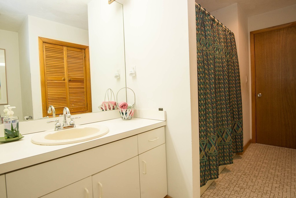 9 Richardson Road Burlington, MA 01803 - Photo 13 of 18 Gallery Image 13