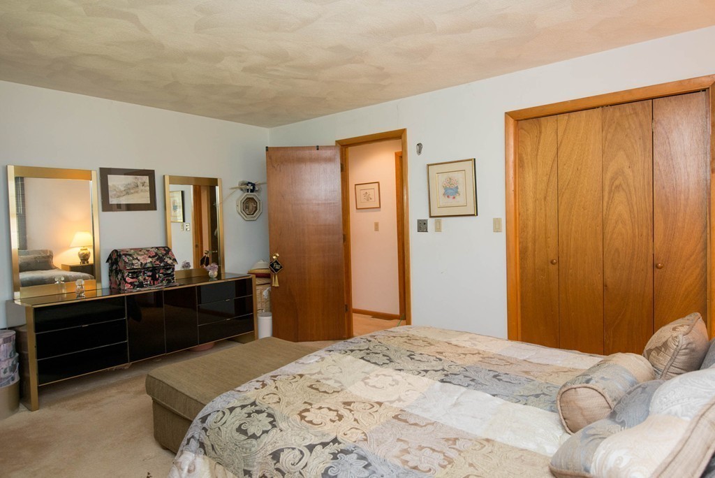 9 Richardson Road Burlington, MA 01803 - Photo 14 of 18 Gallery Image 14
