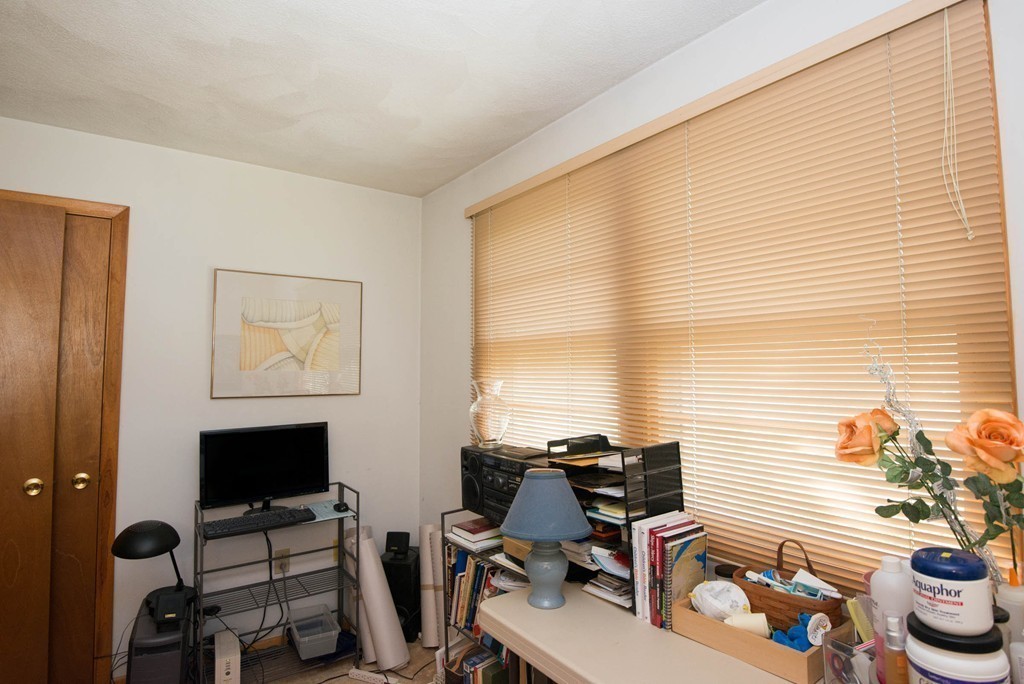 9 Richardson Road Burlington, MA 01803 - Photo 17 of 18 Gallery Image 17