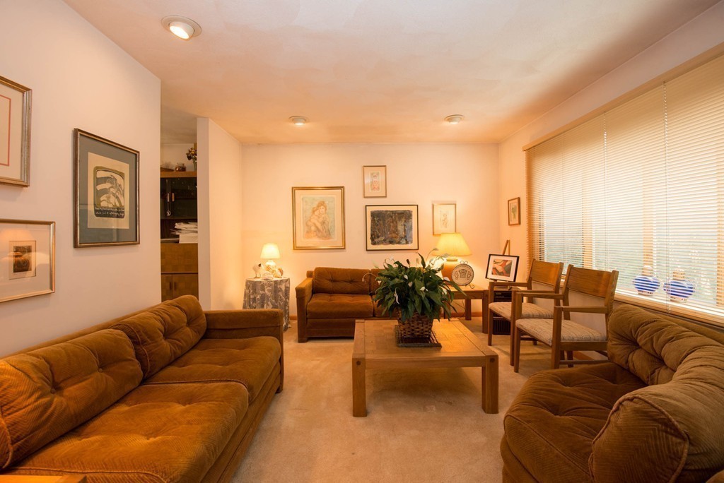 9 Richardson Road Burlington, MA 01803 - Photo 5 of 18 Gallery Image 5
