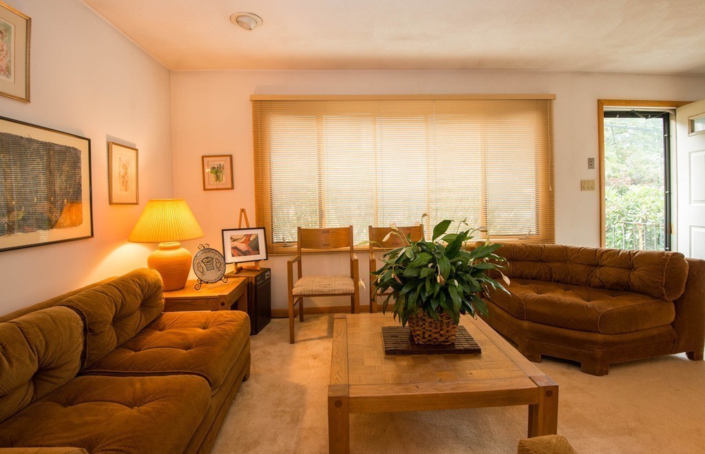 9 Richardson Road Burlington, MA 01803 - Photo 6 of 18 Gallery Image 6