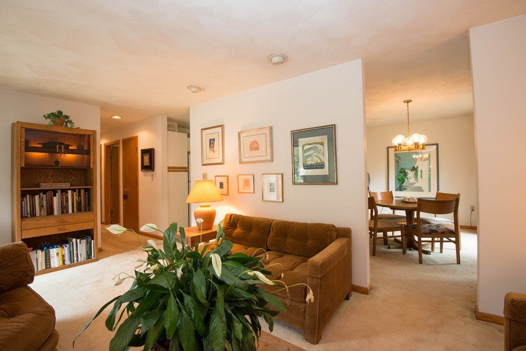 9 Richardson Road Burlington, MA 01803 - Photo 7 of 18 Gallery Image 7