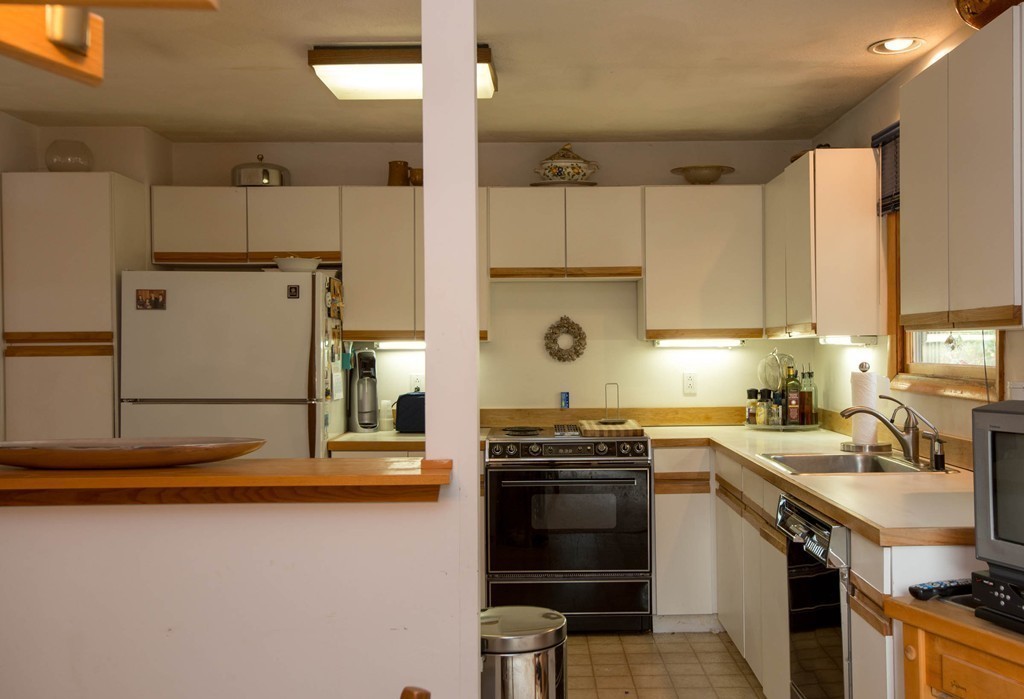 9 Richardson Road Burlington, MA 01803 - Photo 10 of 18 Gallery Image 10