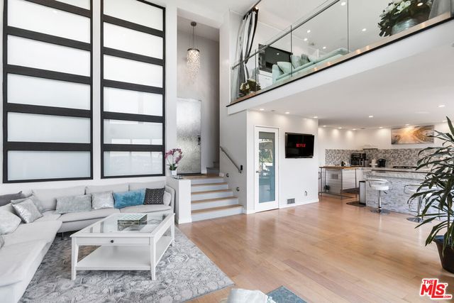 $13,500 | 8380 Hollywood Boulevard, Los Angeles, CA 90069