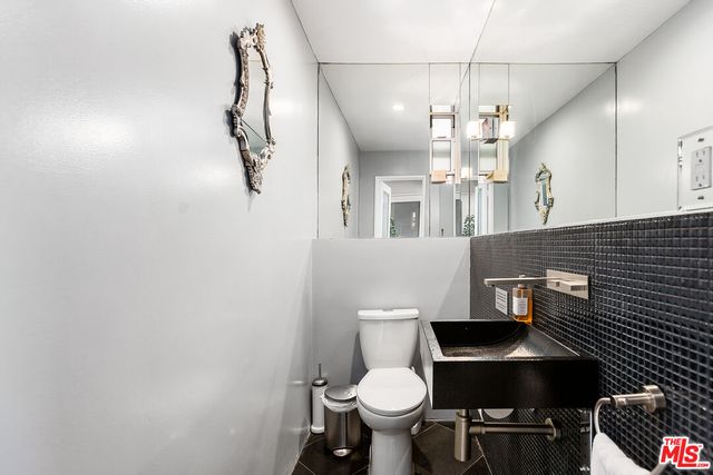 $13,500 | 8380 Hollywood Boulevard, Los Angeles, CA 90069