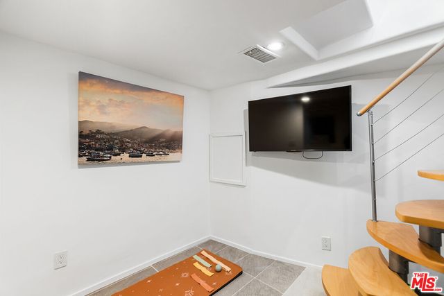 $13,500 | 8380 Hollywood Boulevard, Los Angeles, CA 90069