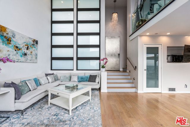 $13,500 | 8380 Hollywood Boulevard, Los Angeles, CA 90069