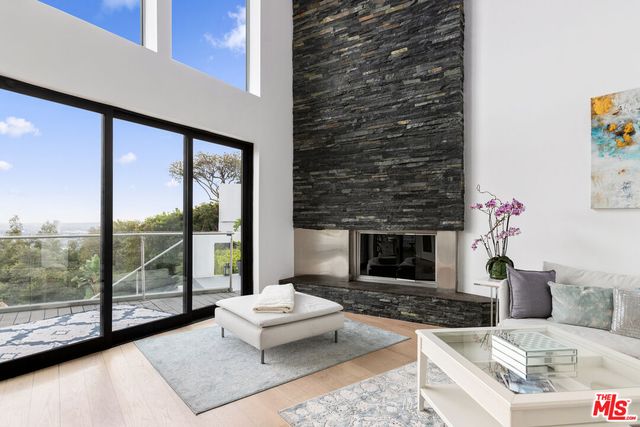 $13,500 | 8380 Hollywood Boulevard, Los Angeles, CA 90069