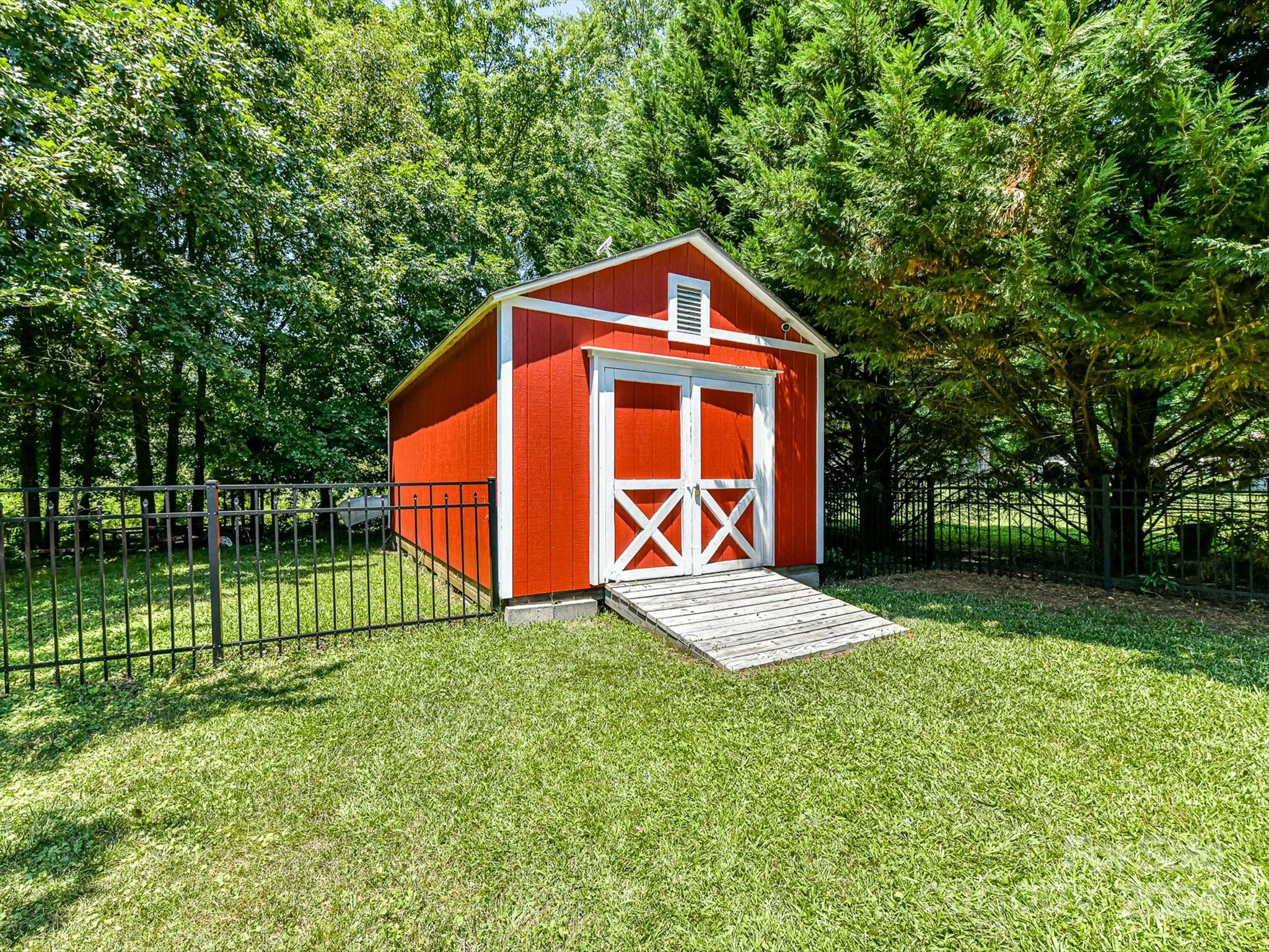 6400 Vernedale Road Charlotte, NC 28212 - Photo 20 of 21 Gallery Image 20