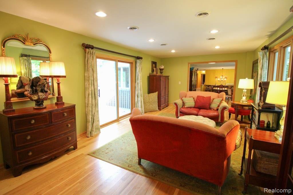 6130 Sheldon Road Rochester Hills, MI 48306 - Photo 7 of 32