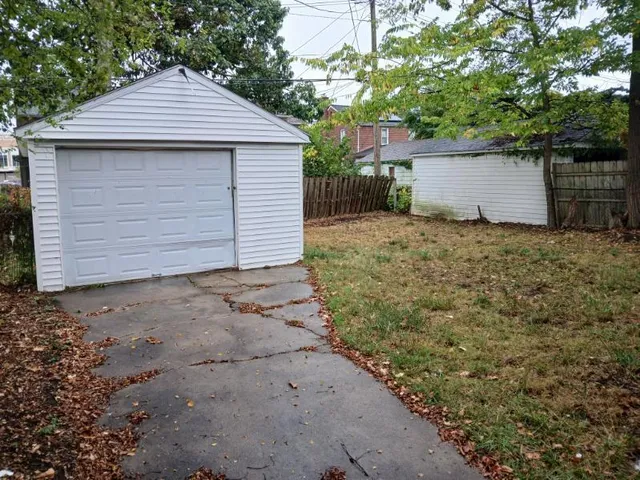 $1,400 | 17600 Greenview Avenue, Detroit, MI 48219