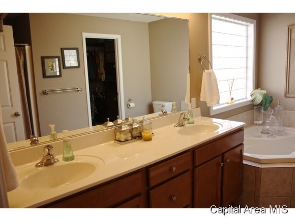 5113 Manhattan Drive Springfield, IL 62711 - Photo 11 of 22 Gallery Image 11