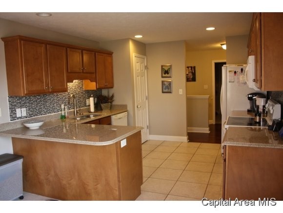 5113 Manhattan Drive Springfield, IL 62711 - Photo 3 of 22 Gallery Image 3
