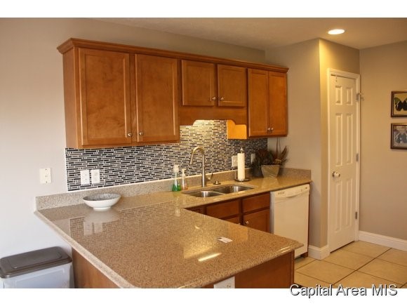 5113 Manhattan Drive Springfield, IL 62711 - Photo 5 of 22 Gallery Image 5