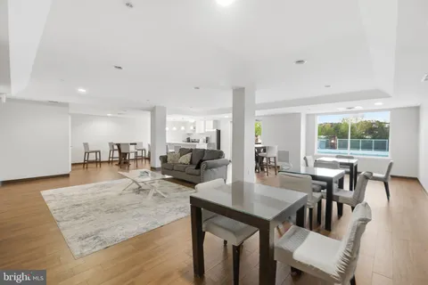 $280,000 | 6301 Edsall Road, Unit 117, Alexandria, VA 22312