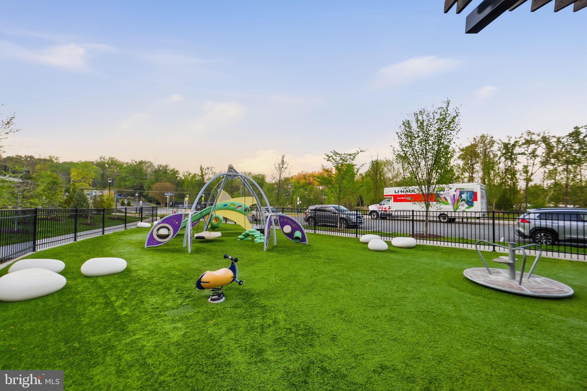 6301 Edsall Road, Unit 117 Alexandria, VA 22312 - Photo 26 of 30