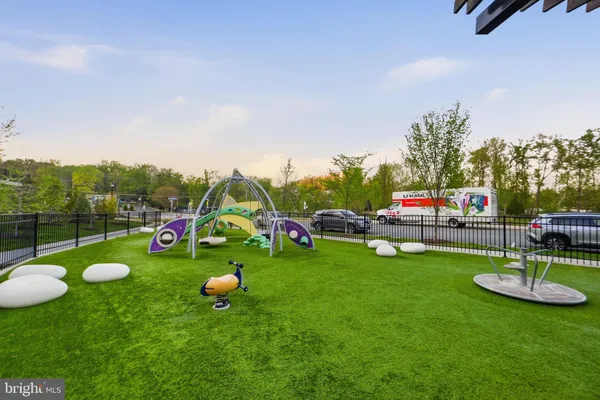 $280,000 | 6301 Edsall Road, Unit 117, Alexandria, VA 22312