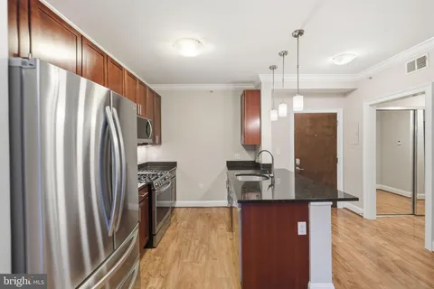 $280,000 | 6301 Edsall Road, Unit 117, Alexandria, VA 22312