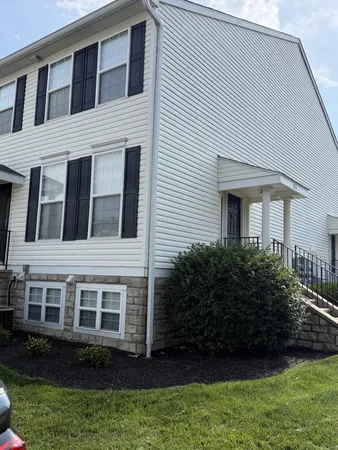 $180,000 | 326 Shadbush Drive, Blacklick, OH 43004
