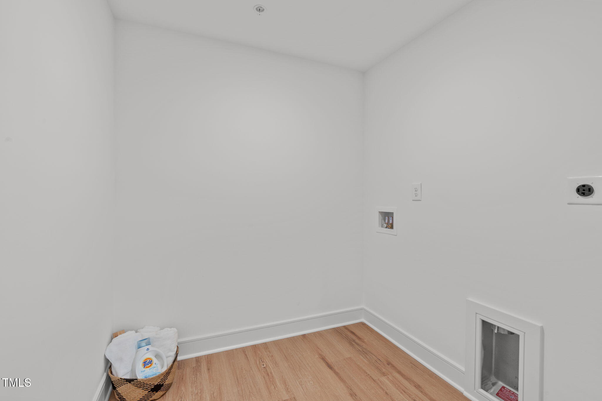 615 West Peace Street, Unit 302 Raleigh, NC 27605 - Photo 27 of 50 a view of room with hardwood floor