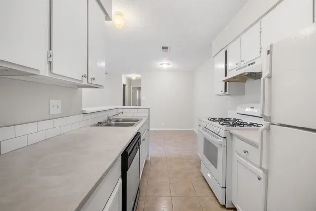 $1,450 | 12901 Chromite Street, Unit B, Austin, TX 78727