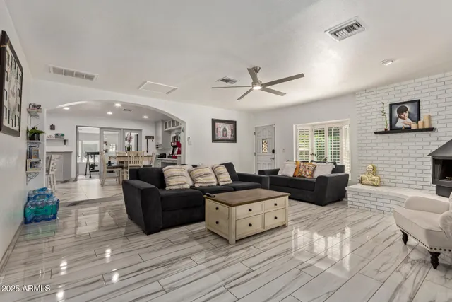 $899,999 | 1532 West Loma Lane, Phoenix, AZ 85021