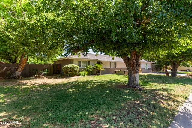 $899,999 | 1532 West Loma Lane, Phoenix, AZ 85021