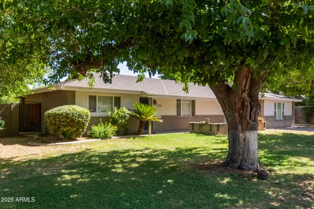 $899,999 | 1532 West Loma Lane, Phoenix, AZ 85021