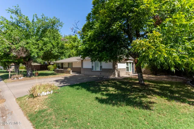 $899,999 | 1532 West Loma Lane, Phoenix, AZ 85021