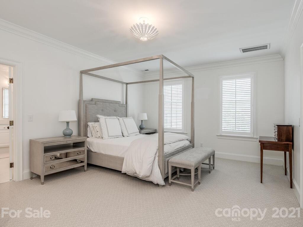 2139 Rolston Drive Charlotte, NC 28207 - Photo 14 of 29 Gallery Image 14