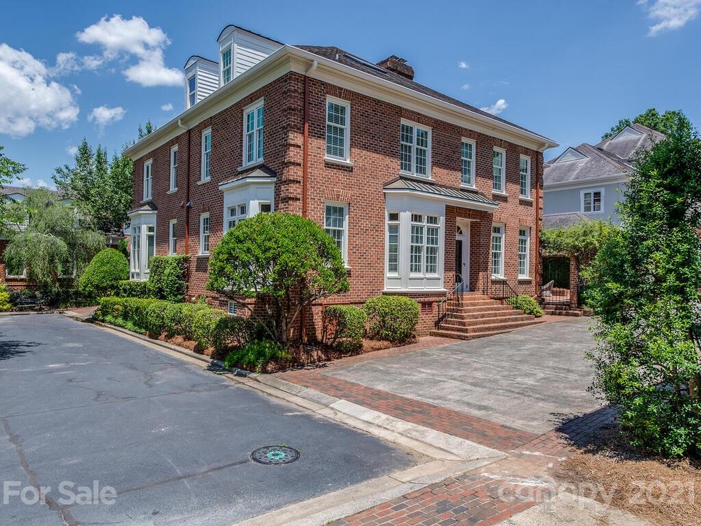 2139 Rolston Drive Charlotte, NC 28207 - Photo 3 of 29 Gallery Image 3