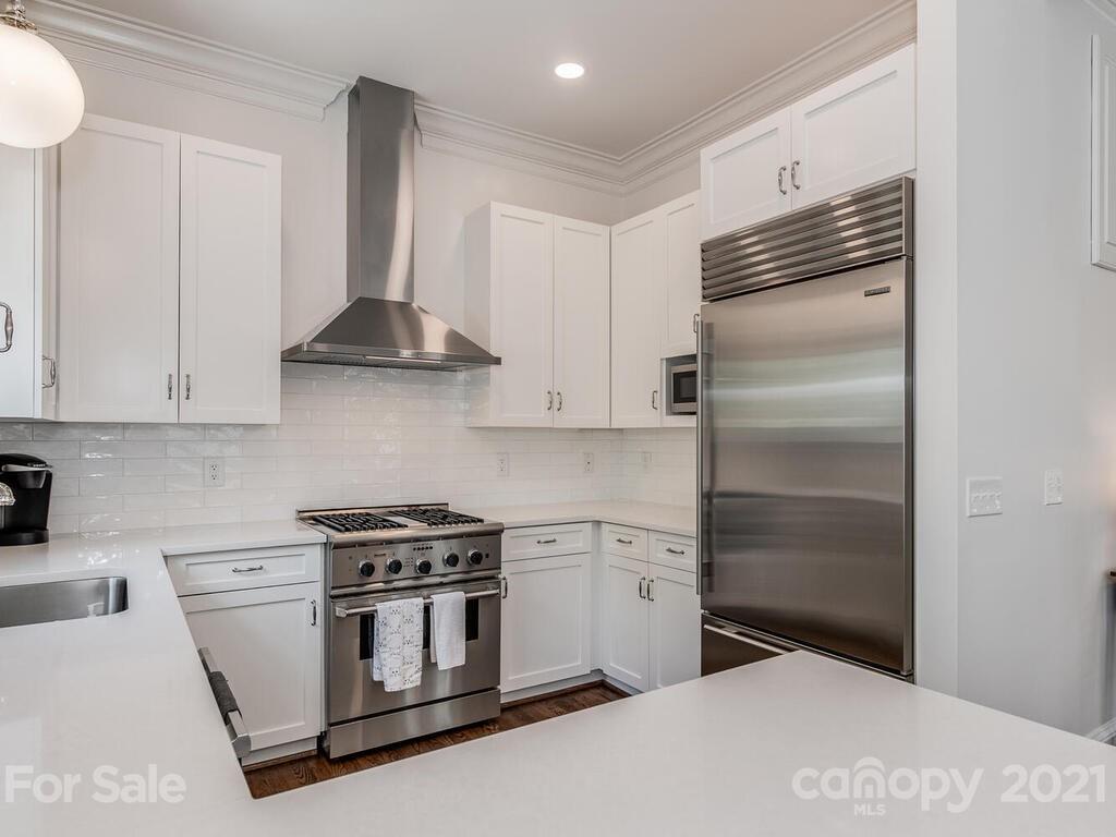 2139 Rolston Drive Charlotte, NC 28207 - Photo 8 of 29 Gallery Image 8