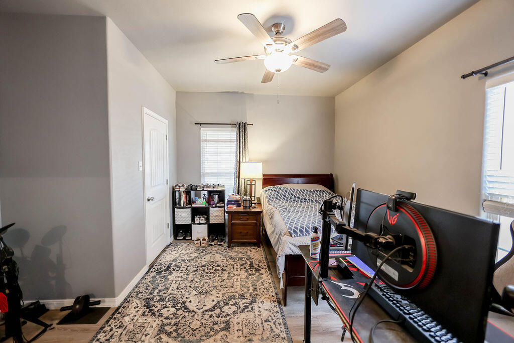 7101 22nd Place Lubbock, TX 79407 - Photo 20 of 24 a living room with furniture