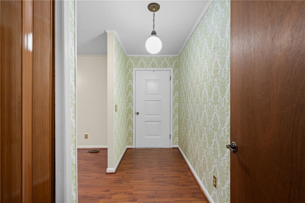 192 Saxon Court Canton, GA 30114 - Photo 8 of 40