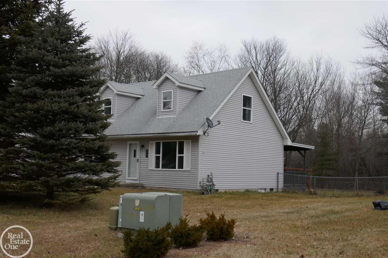 2932 Michigan Road Port Huron, MI 48060 - Photo 2 of 34