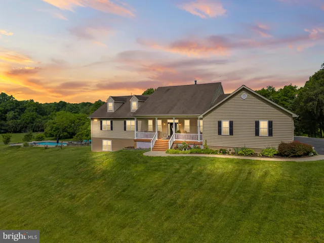 $2,250,000 | 7312 Oak Lane, Marshall, VA 20115