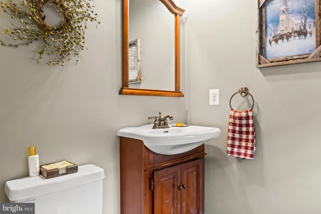 $2,250,000 | 7312 Oak Lane, Marshall, VA 20115