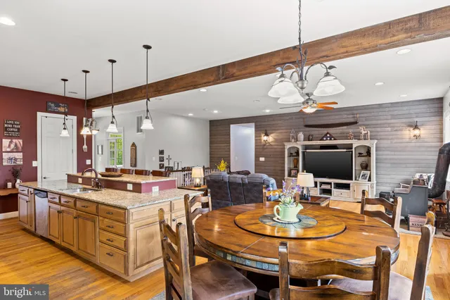 $2,250,000 | 7312 Oak Lane, Marshall, VA 20115