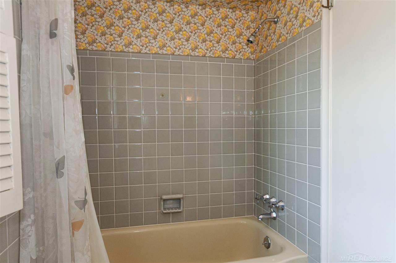 88 Roslyn Road Grosse Pointe Shores, MI 48236 - Photo 28 of 43