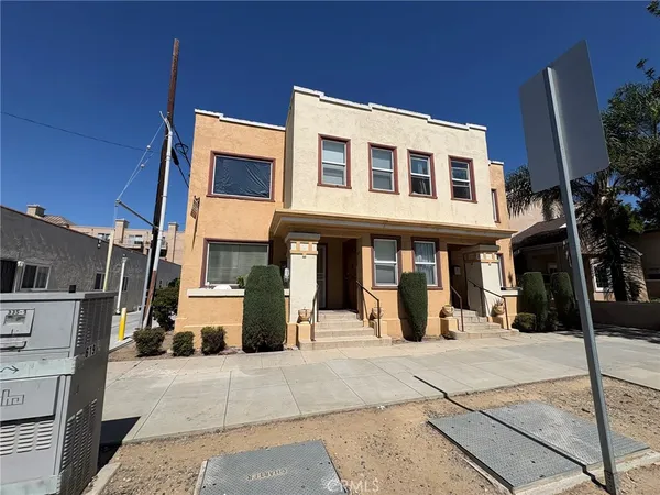 $1,899,000 | 617 West 3rd Street, Long Beach, CA 90802